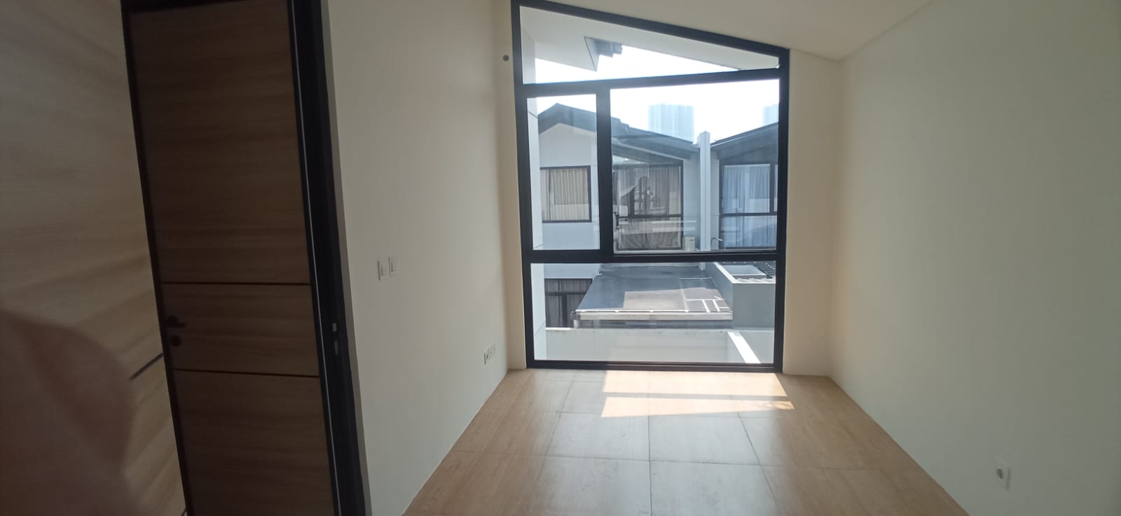 Rumah Disewakan di Cluster Uptown Lippo Cikarang